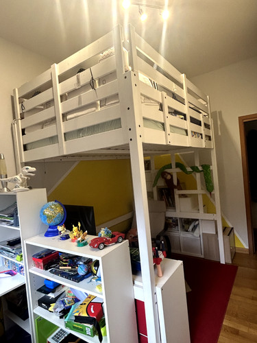 Letto castello con - a,