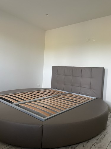Letto matrimoniale imbottito