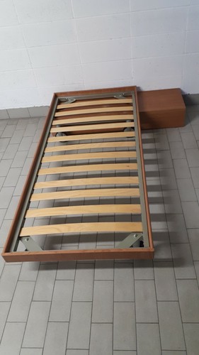 Letto singolo usato con